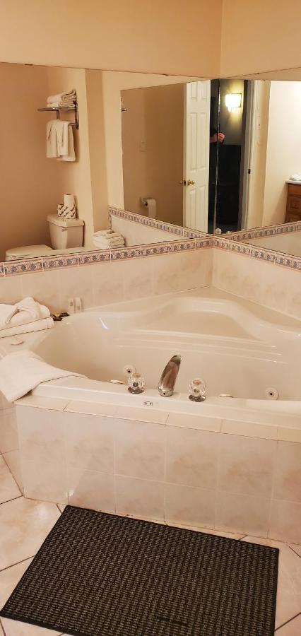 Lakeview Resort Motel ワサガビーチ エクステリア 写真