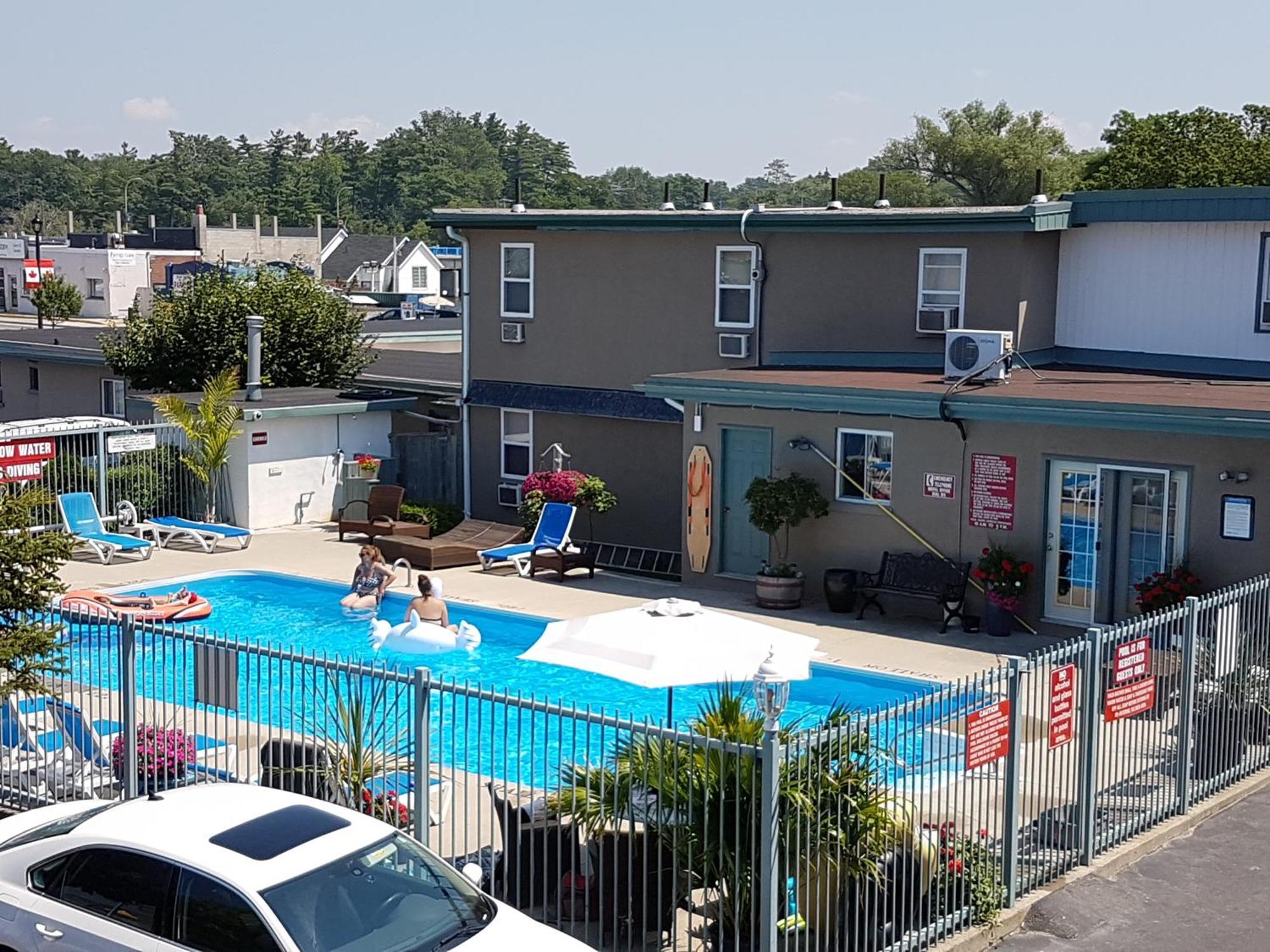 Lakeview Resort Motel ワサガビーチ エクステリア 写真