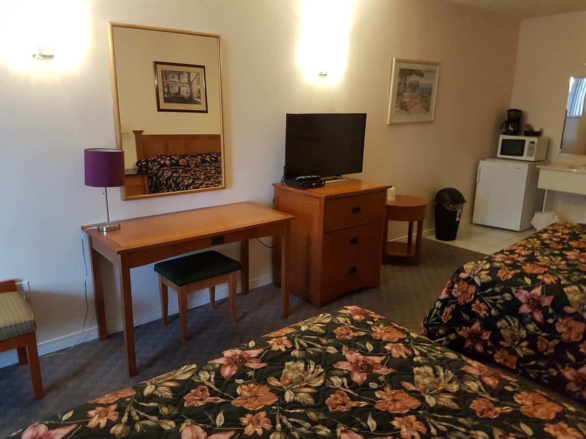 Lakeview Resort Motel ワサガビーチ エクステリア 写真
